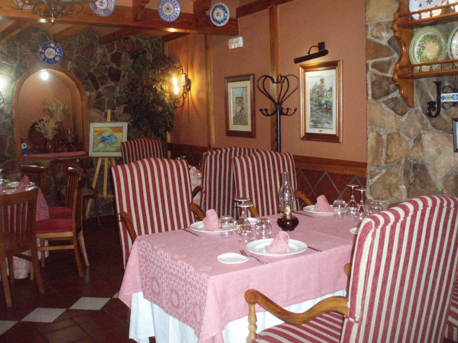 Hostal Restaurante La Muralla Canete  Bagian luar foto