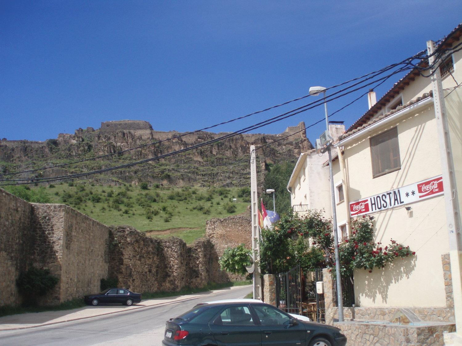 Hostal Restaurante La Muralla Canete  Bagian luar foto